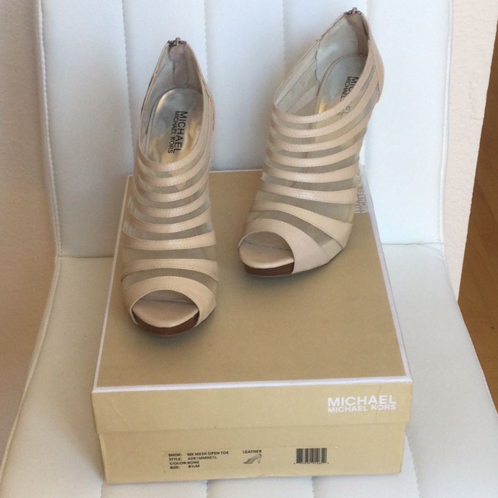 EUC Michael Kors 8.5M Bone/Silver Leather Mesh Open Toe Heels